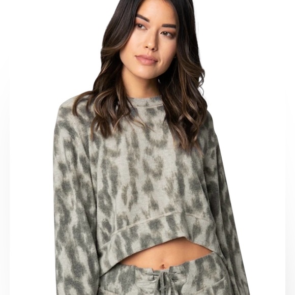 BLANK NYC Gray Leopard Print Long Sleeved Sporty Cropped Sweatshirt Size S - Picture 1 of 9